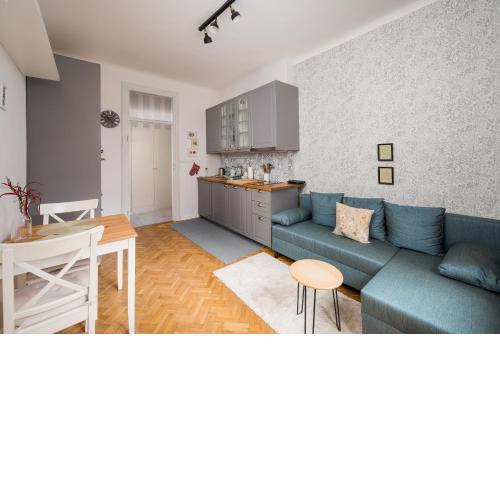 Metro Racławicka Charming Apartment