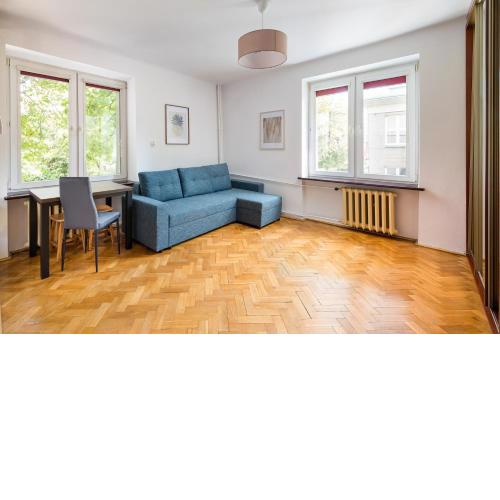 Metro Racławicka Snug Apartment