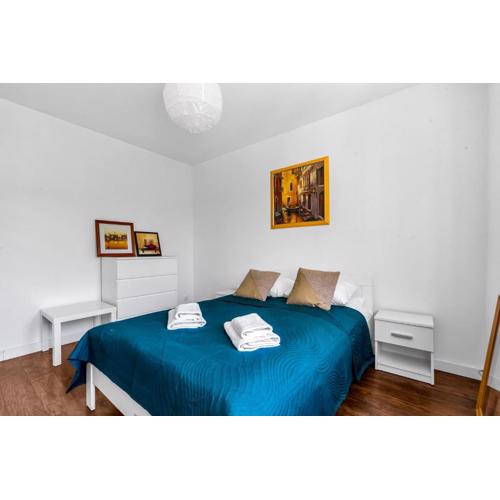 Metro Ratusz Arsenał Homely Apartment