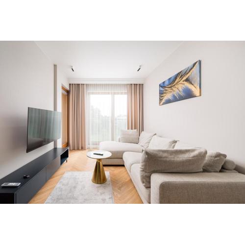 Metro Słodowiec Deluxe Apartment by BookingHost