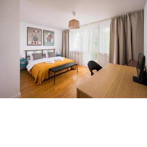 Metro Stokłosy 2-Bedroom Apartment