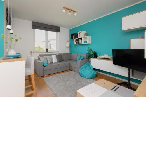 Metro Wilanowska Apartment with Parking by Noclegi Renters