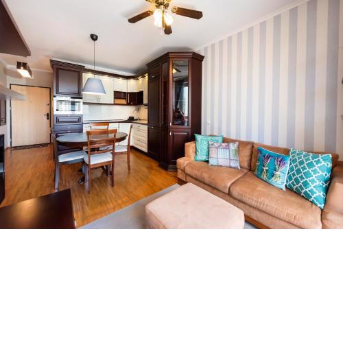 Metro Wilanowska Homely Apartment