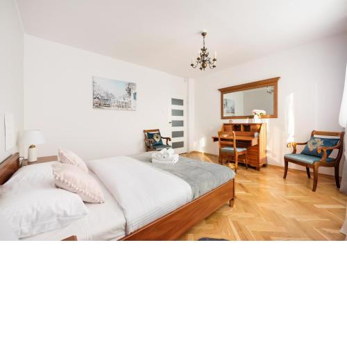 Metro Zacisze Fausta House with Garden