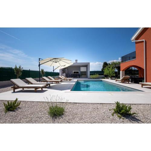 MiaMare Luxury Villa with Pool Surrounded by Nature