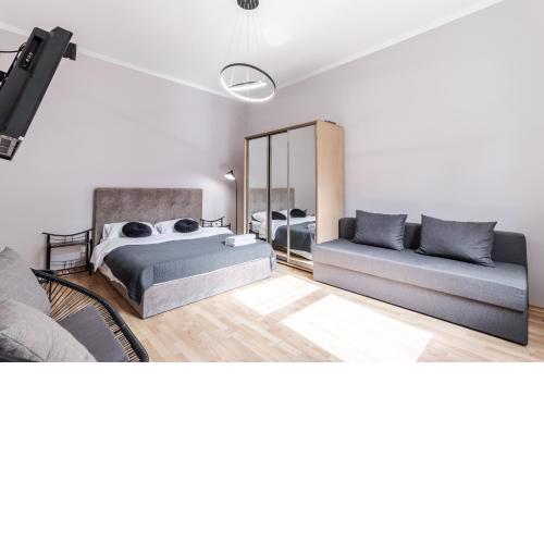 Midwheel Apartment 9