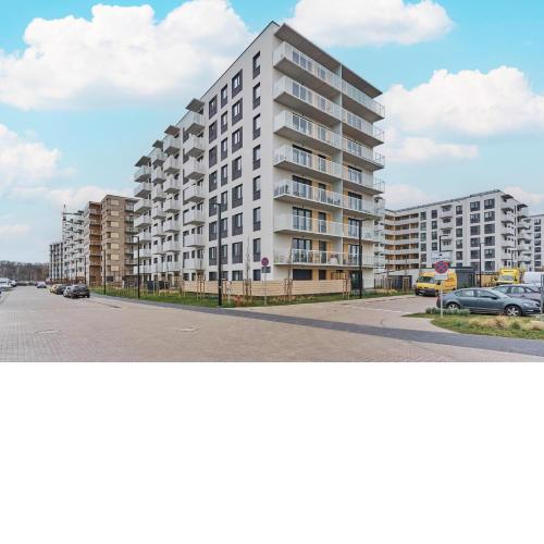 Miedziana 6 & 18 Apartment with FREE GARAGE Wrocław by Renters
