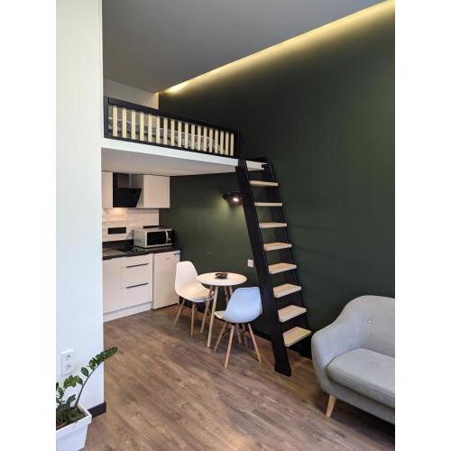 Mini Green - в центрі біля Форуму