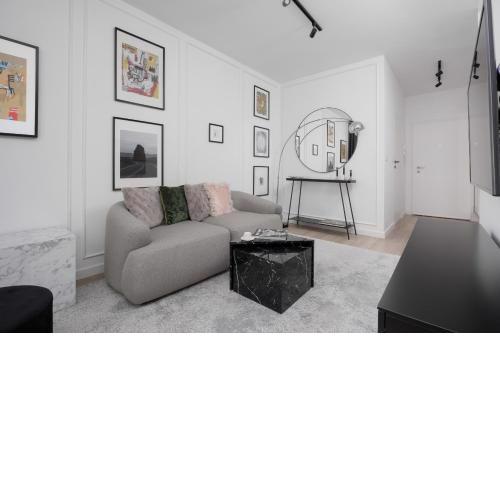 Minimalist Studio near Rondo Daszyńskiego by Noclegi Renters