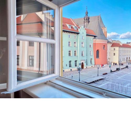 MINT Luxury Apartments at the Main Square
