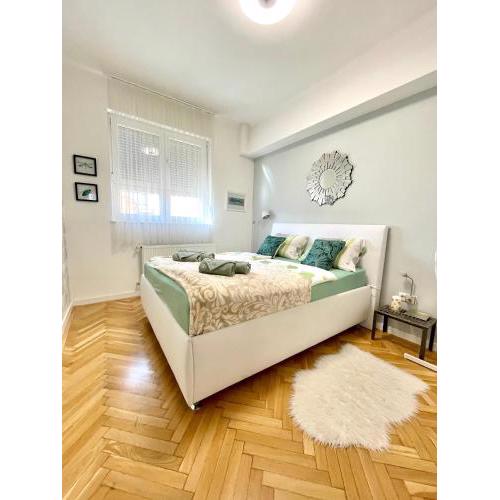 Mint Pearl Apartment 3 rooms 2 bathrooms at Kálvin Square