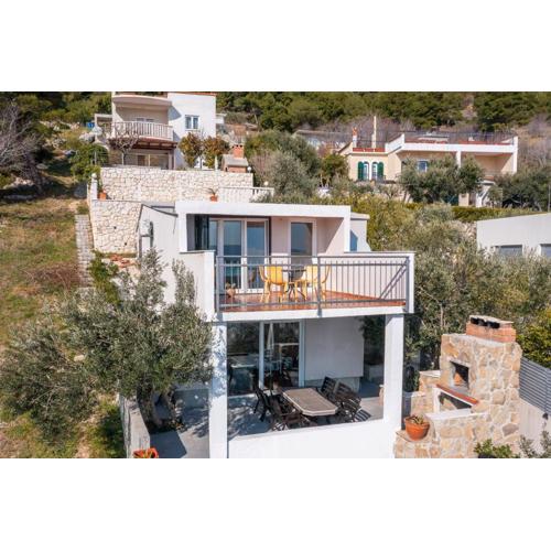 Mirabilis - Private Beach House