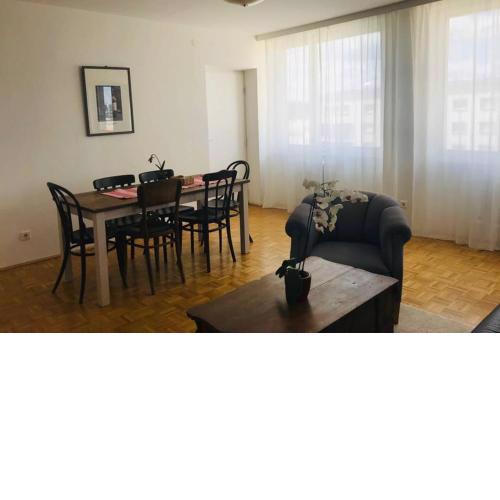 Mitten im Achten. Zentrale Wohnung in Wien