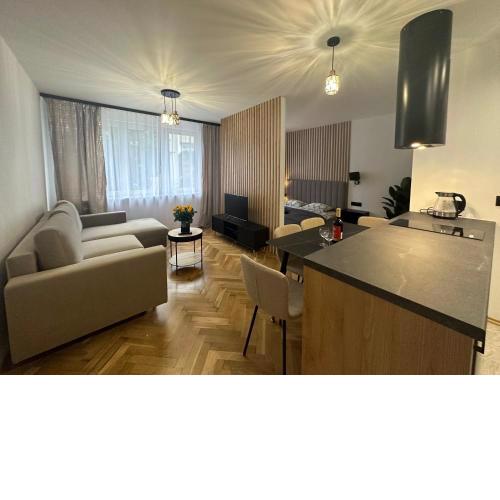 MKI Apartments - Zlota 69 Warsaw City Center Apartment