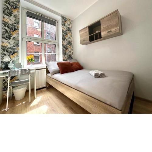 MMRent Jungle Room