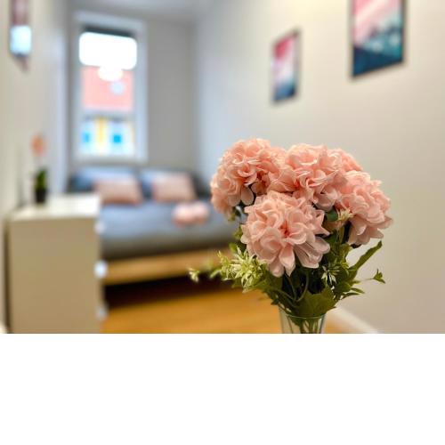 MMRent Pink Room