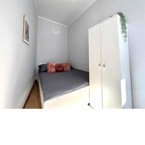 MMRent Shadow Room