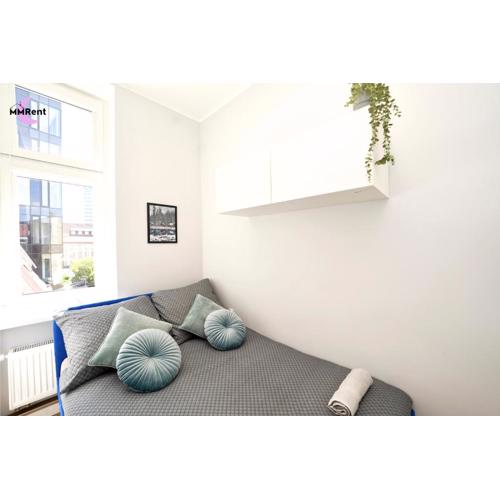 MMRent Snowy Room