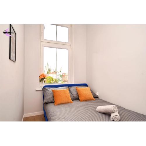 MMRent Umbrella Room