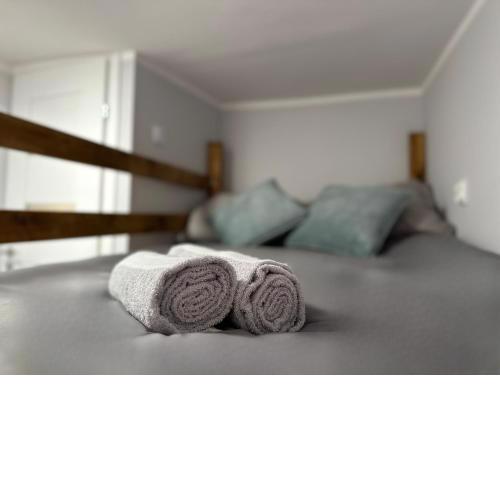 MMRent Valley Room