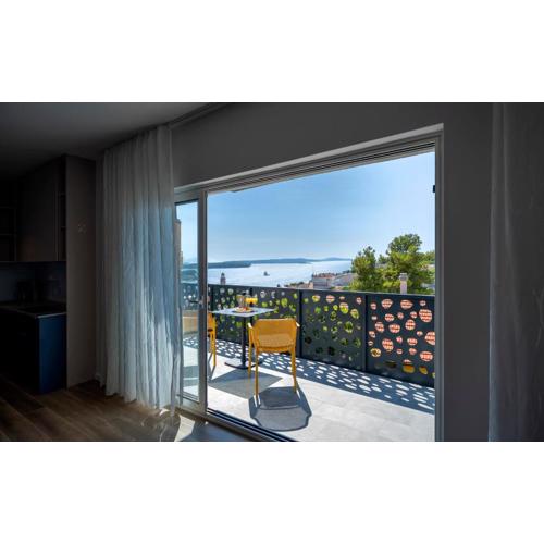 Modern, 2 bedroom apartment