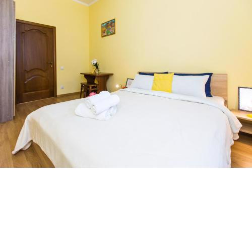 Modern 2BR Apartment in Central Lviv
