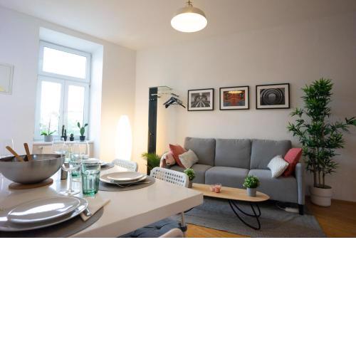 Modern 3 Bedroom Apartment in City Center
