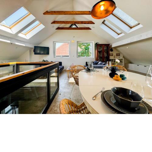 Modern 4BD, 2 Balcony, Family & Work Haven! Near Park & Bus Stop