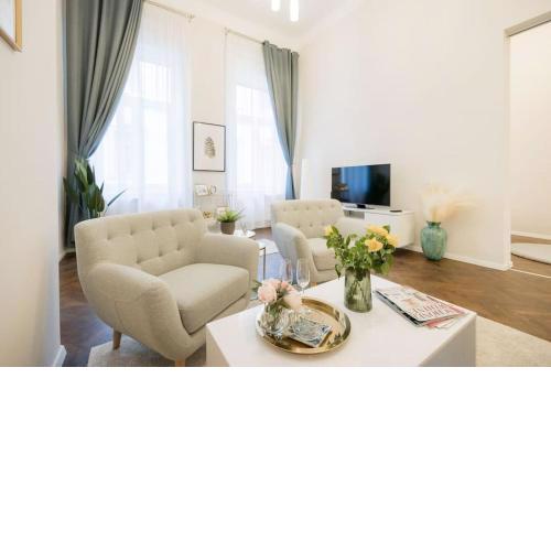 Modern and Stylish 2-Bedroom in the City Center