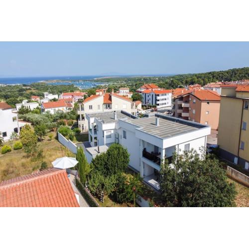 Modern apartment Alisa with a sea view