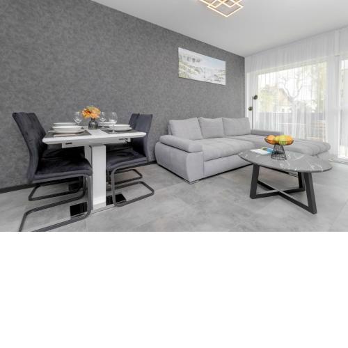 Modern Apartment Close to the Beach in Gdańsk by Noclegi Renters