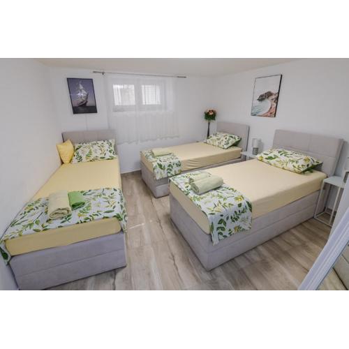 Modern Apartment for 4 people Novalja