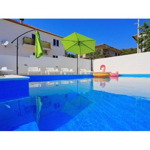 Modern Apartment in Bibinje with Pool
