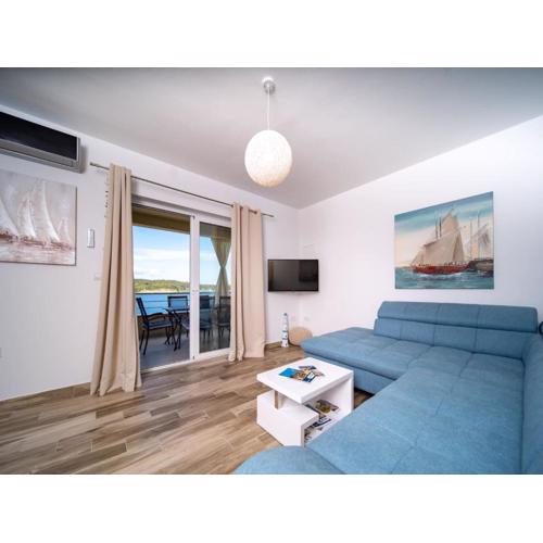 Modern apartment in Supetarska Draga