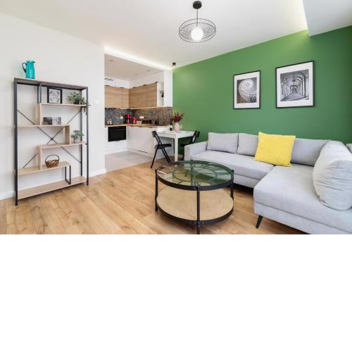 Modern Apartment on Łobzowska Street by Noclegi Renters