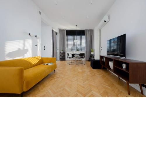 Modern Apartment Remote Work in the Centre by Noclegi Renters