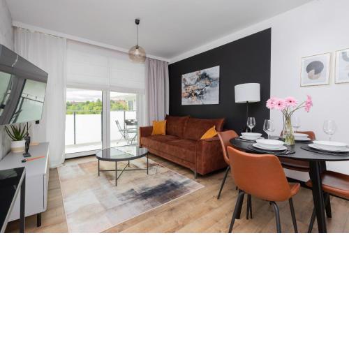 Modern Apartment with Balcony and Parking in Gdańsk by Noclegi Renters