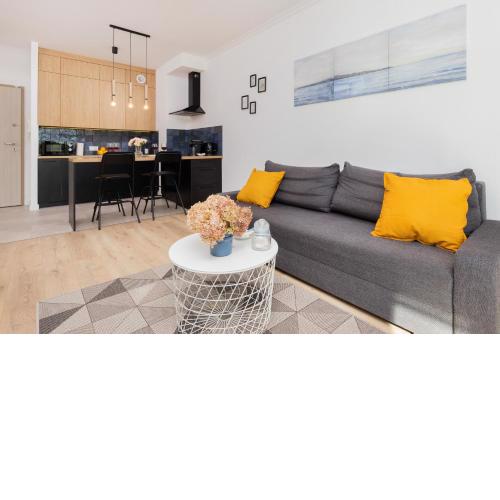 Modern Apartment with Balcony by Noclegi Renters