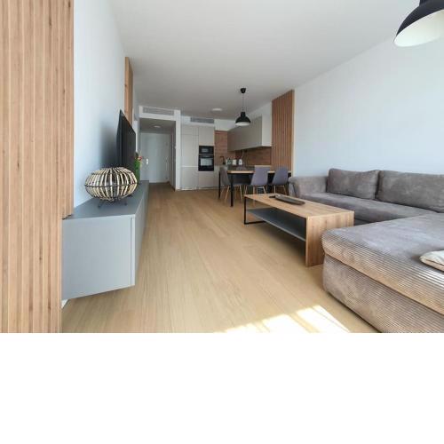 Modern apartment with free garage parking