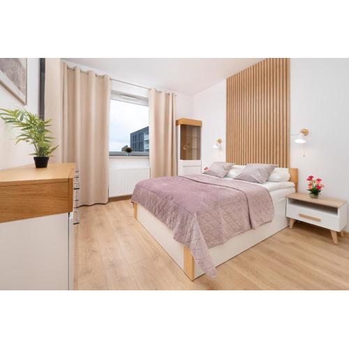 Modern Apartment with Parking & Near Manufaktura in Łódź by Noclegi Renters