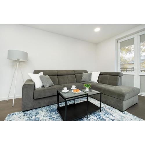 Modern Apartment with SmartTV & WiFi by Noclegi Renters