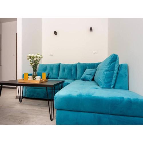 Modern Apartments with Private Balcony - Deluxe One Bedroom Apartment