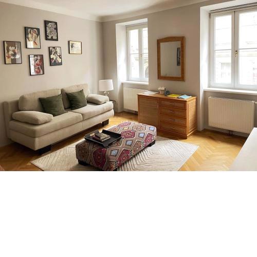Modern & Charming @ Villas quarter! 7min to Center