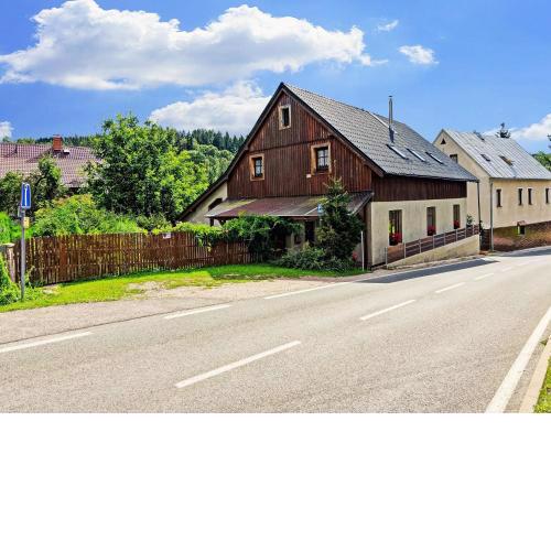 Modern Holiday Home in Cern Dul with Private Garden