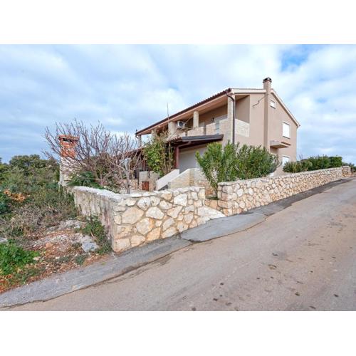 Modern Holiday Home in Mandre with Barbeque