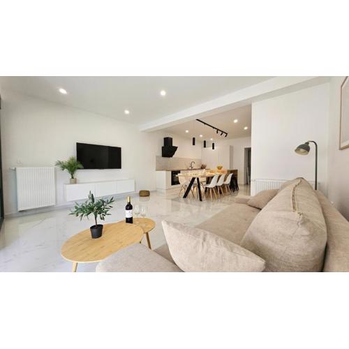 Modern house 200m from the beach