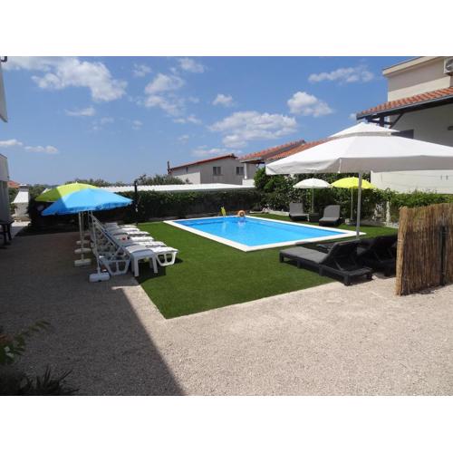 Modern island apartment with pool 80 meters from the sea A