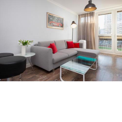 Modern Pereca Apartment close to Metro Rondo ONZ by Noclegi Renters