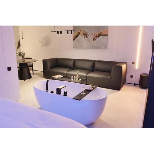 Modern Sanctuary Cysterska