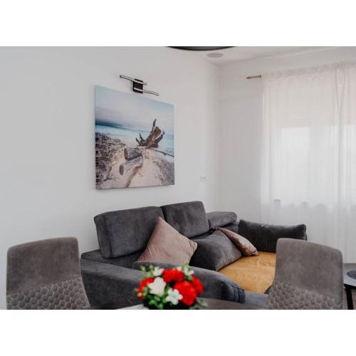 Modern Seget Vranjica Apartment with Terrace